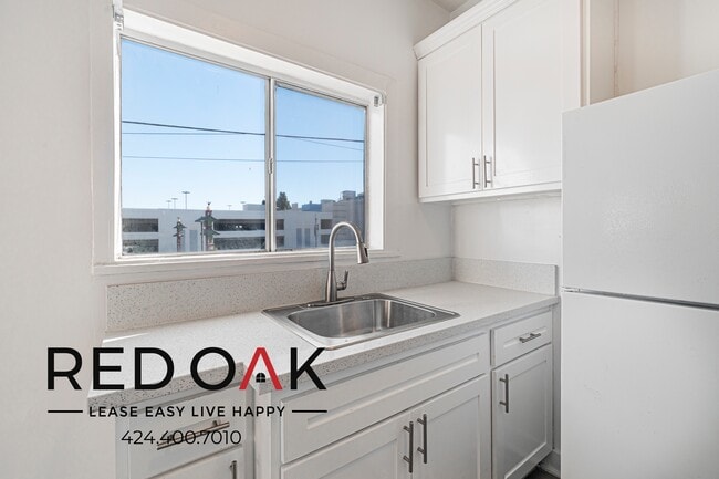 Photo - 985 S Oxford Ave Unit 21