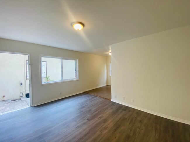 Photo - 1321 Barry Ave Unit 1