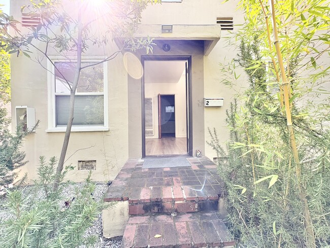 Photo - 2816 Arizona Ave Unit 2