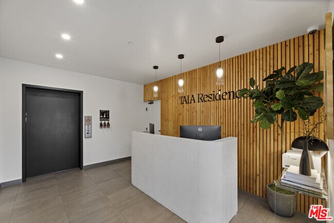 Photo - 725 N Alfred St Unit 202