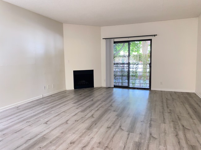 Photo - 2724 Abbot Kinney Blvd Apartment Unit 319