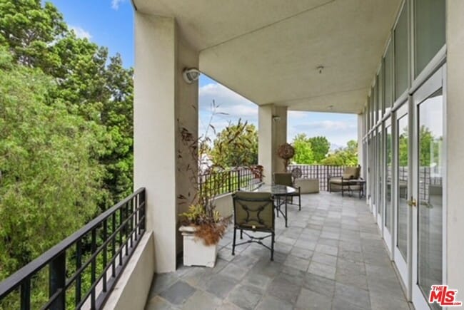 Photo - 10351 Wilshire Blvd Unit PH1