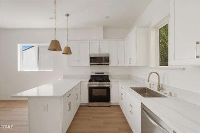 Photo - 10558 Encino Ave