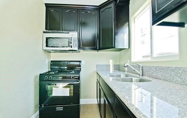 Photo - 912 W 78th St