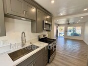 Photo - 1658 Cable St