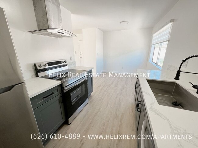 Building Photo - 1313 Huntington Dr Unit 5