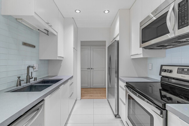 Photo - 8535 N West Knoll Dr Unit 213