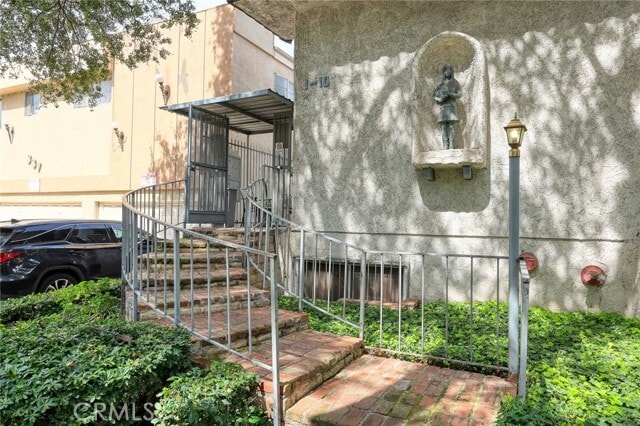 Photo - 333 Riverdale Dr