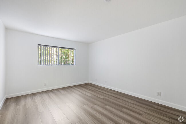 1BD, 1BA - 647SF - Bedroom - Las Palmas Apartments