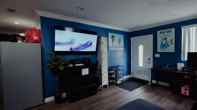 Photo - 1447 E 25th St Unit 1