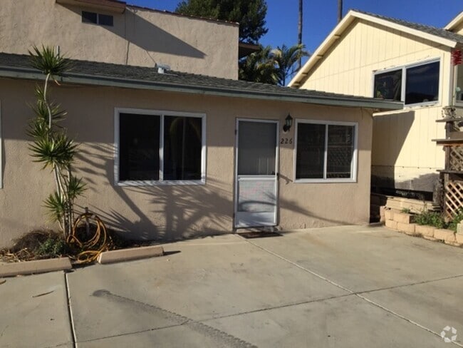 Building Photo - Cardiff One Bedroom Duplex - Just 1 block ... Rental