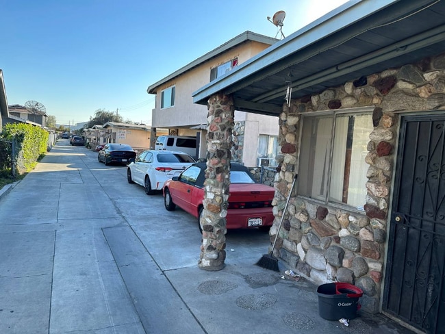 Photo - 5154 Santa Ana St