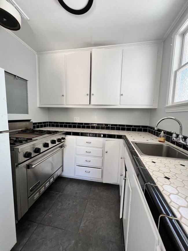 Building Photo - Mulberry Avenue Unit 612 Mulberry Avenue