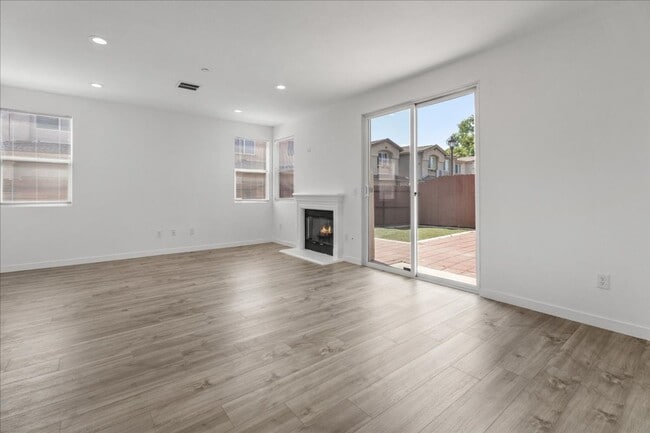 Photo - Fully Renovated 4 Bed 2.5 Bath Stunner In ...