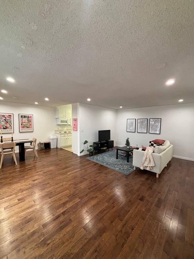 Living Room - 2803 Arizona Ave