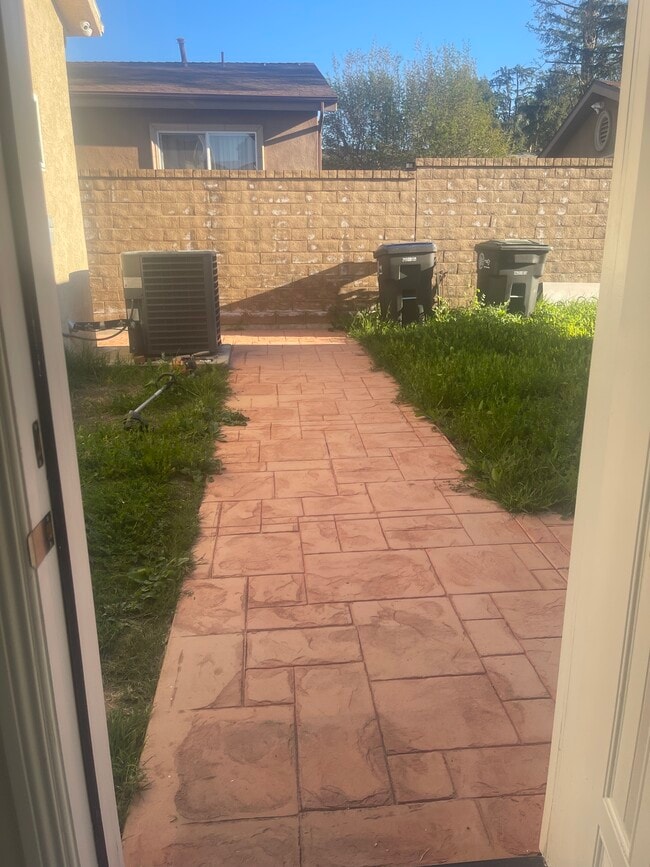 Building Photo - 1235 S Adams St