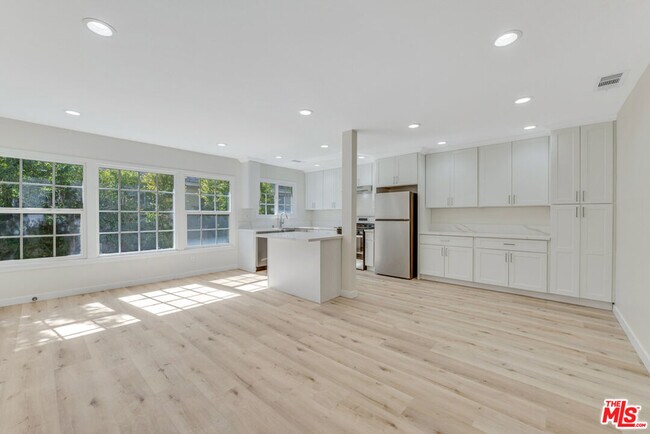 Photo - 853 S Bedford St Unit 3