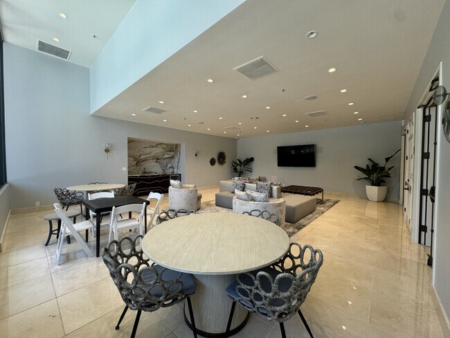 Photo - 10724 Wilshire Blvd Unit 509