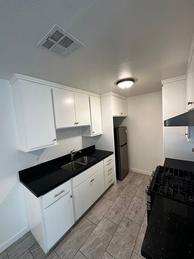 Photo - 301 N Tustin Ave Unit C
