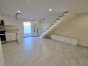 Photo - 11015 Califa St