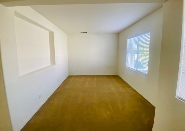 Photo - 2306 Cornflower Way