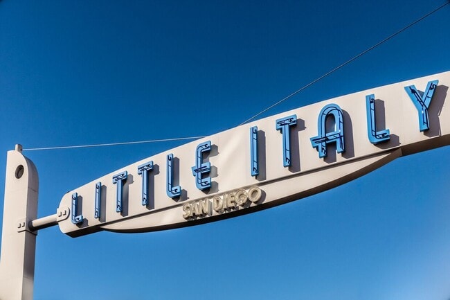 Photo - 425 W Beech St