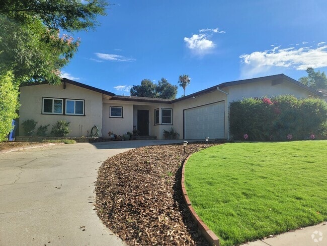 Building Photo - Single-Story 4-Bedroom Apartment in Yucaipa! Unit 34726