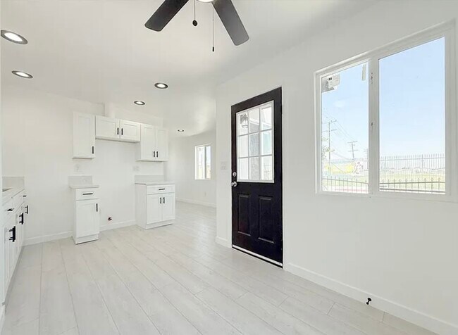 Photo - 518 N Wilmington Ave