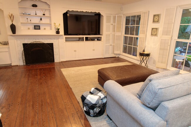 Photo - 11364 Homedale St