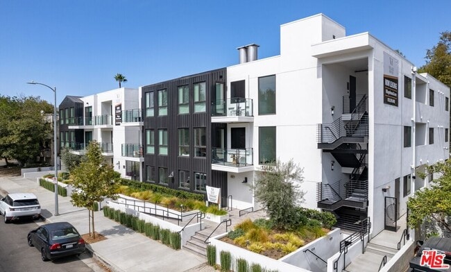 Photo - 11445 Riverside Dr Unit 307