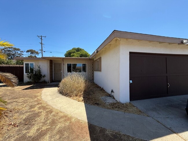 Building Photo - 3 Bedroom 2 Bathroom House for Rent