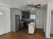 Photo - 290 E 57th St