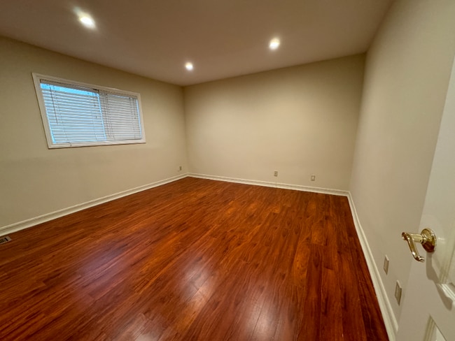 Photo - 1937 Pelham Ave Unit 2