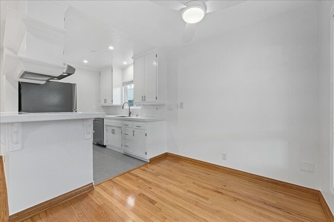 Photo - 1739 Washington Way Unit 03
