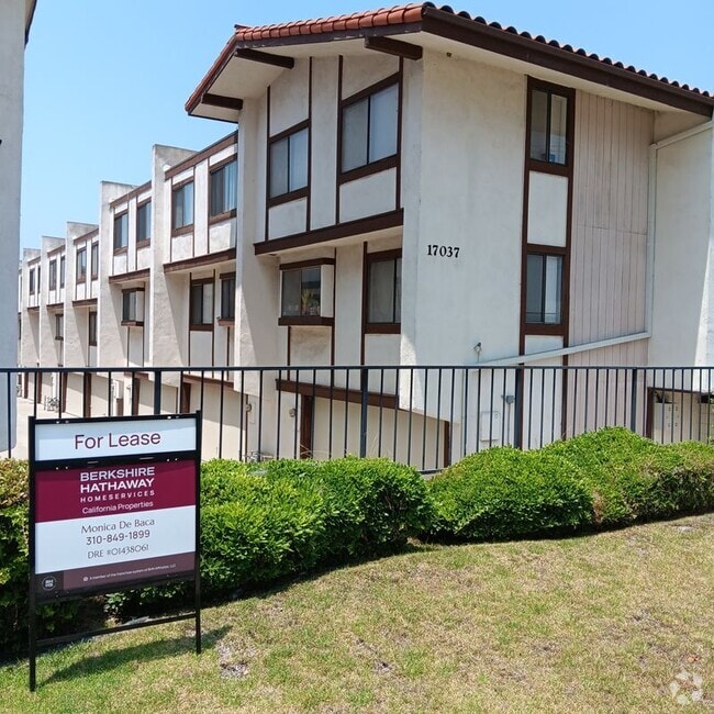 Building Photo - 17037 S Vermont Ave Rental