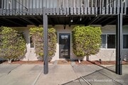 Photo - 1850 Edgecliff Dr House
