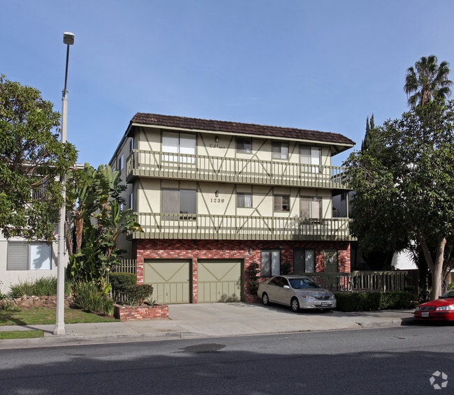 Building Photo - 1239 12th St Rental