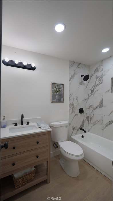 Photo - 2077 Belle St