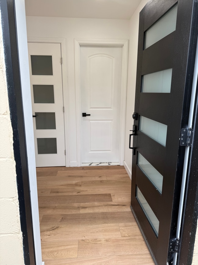 Front Entrance - 4253 Raynol St