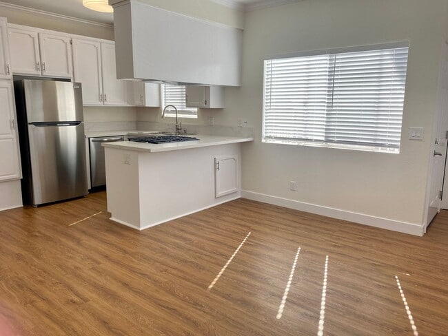Photo - Upstairs 2BD Apartment Home! Great PB Location! Garage! AC! Unit 1160 B Thomas Ave