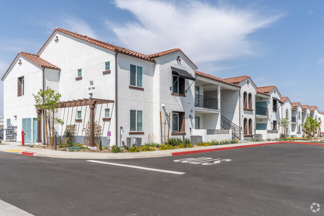 The Charlie Perris - The Charlie Perris Apartments
