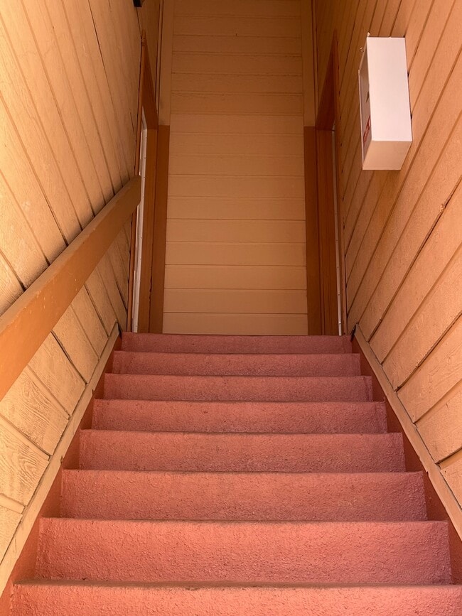 Photo - 14223 Calvert St Unit 4