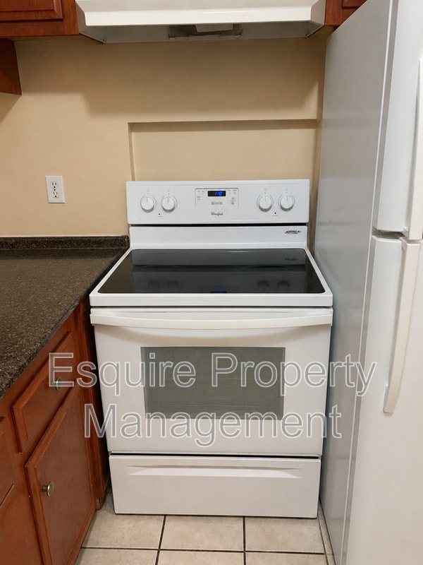 Photo - 231 Chester Way Unit #B