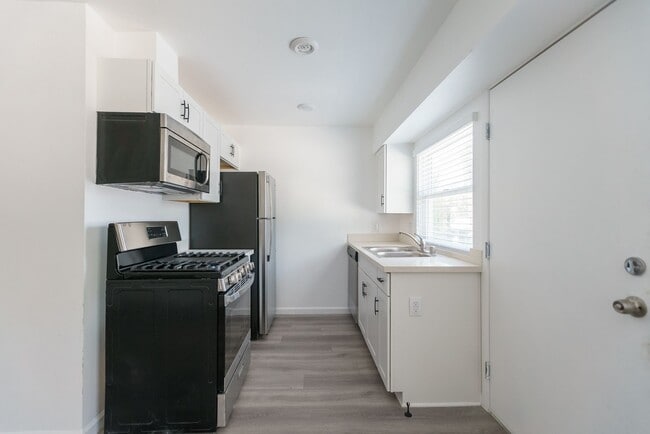 Photo - 18400 Prairie Street