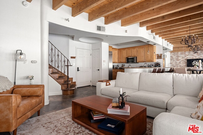Building Photo - 4360 Ventura Canyon Ave Unit 12