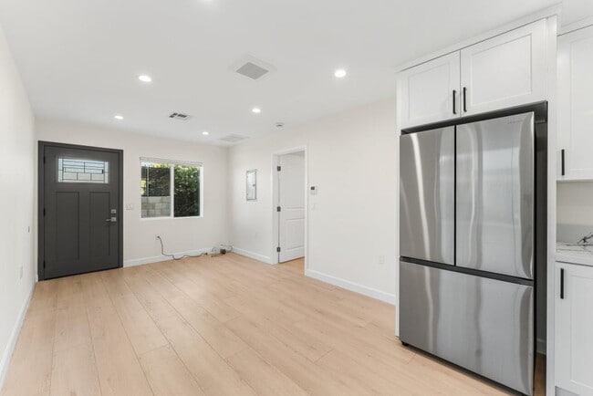 Photo - 42733 42nd St W