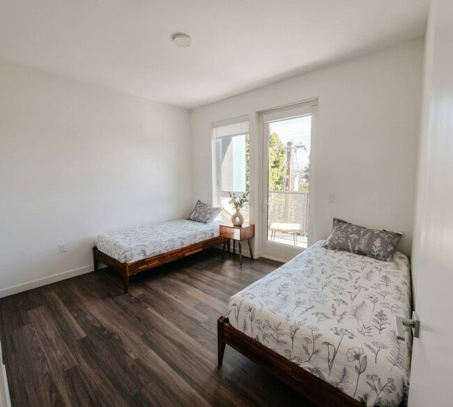 Photo - 18900 Parthenia St Unit 112