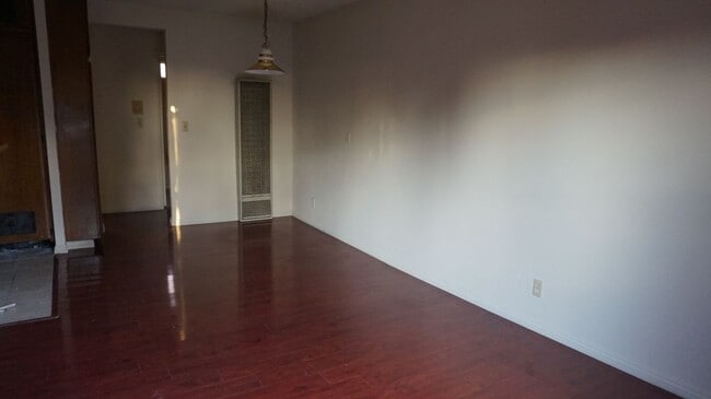 Photo - 1441 Lake Shore Ave