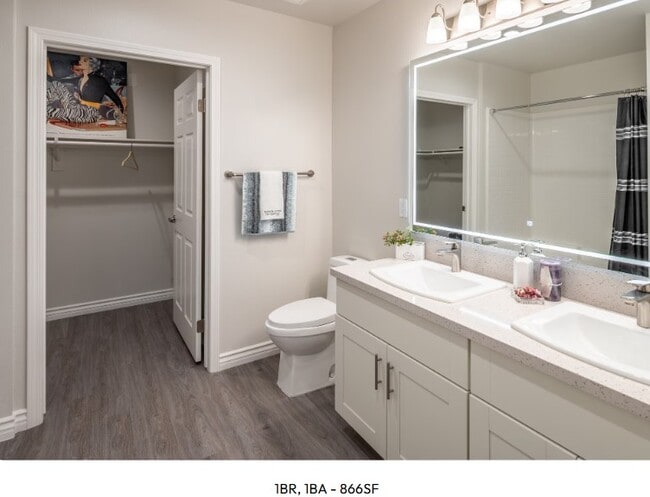 Photo - Centerpointe at Market