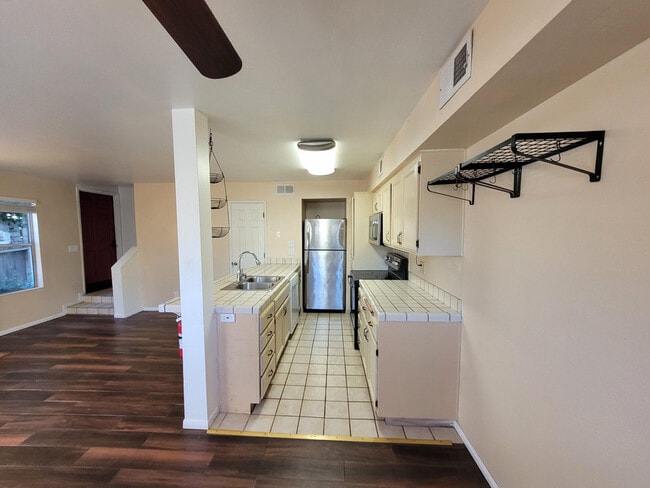 Photo - 433 E Ave Unit C